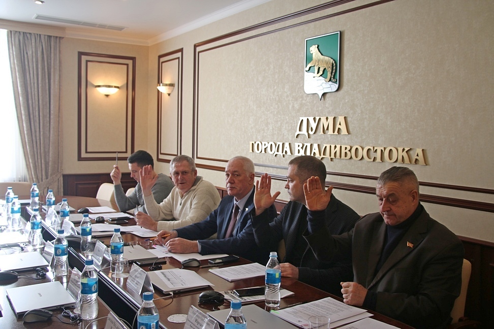 Депутаты рассмотрели документы о дополнении перечня жилых помещений коммерческого использования и перечня категорий граждан, которым предоставляются служебные жилые помещения