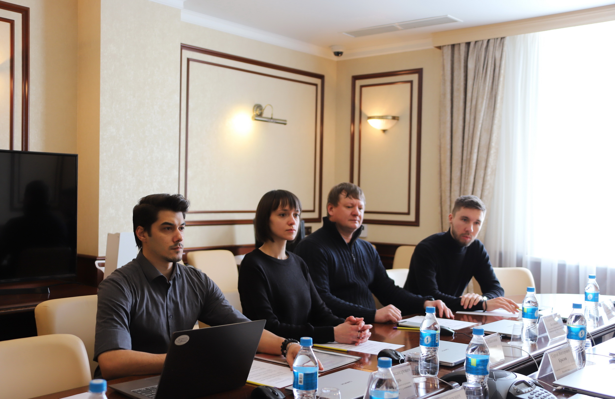 В Думе города Владивостока состоялась встреча с молодыми художниками