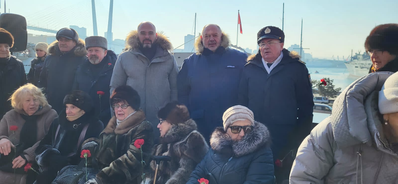 Во Владивостоке почтили память защитников и жителей блокадного Ленинграда