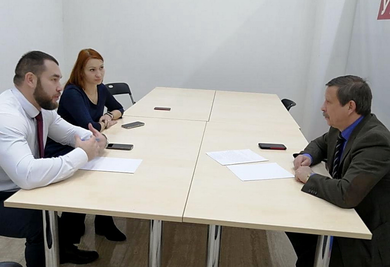 Вопросы благоустройства и ремонта жилья обсудил с жителями депутат Александр Аксенов