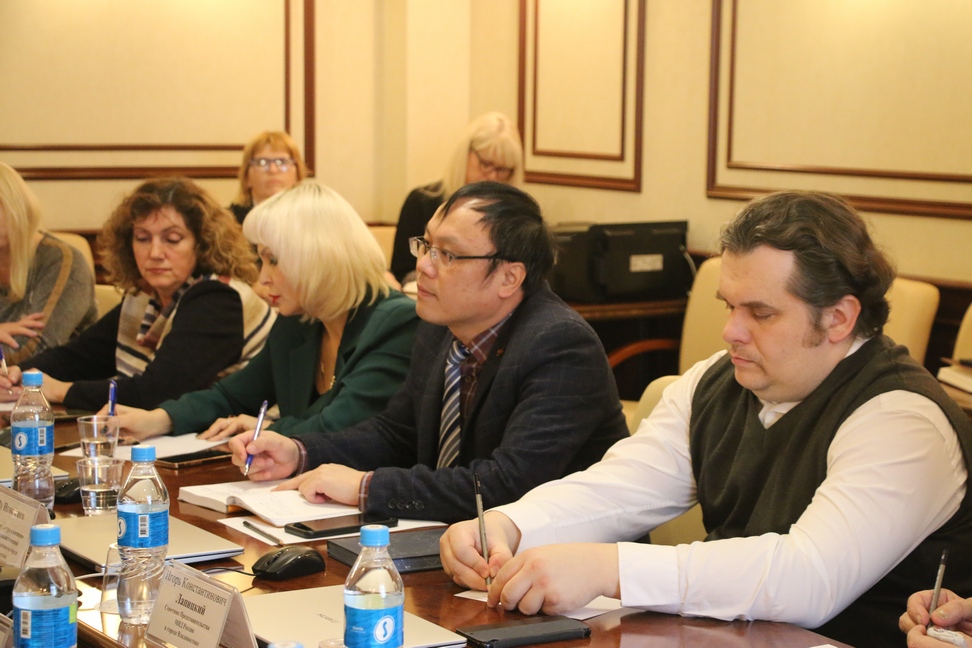 В Думе города Владивостока состоялось заседание рабочей группы по вопросу организации выставки «Семейные ценности»