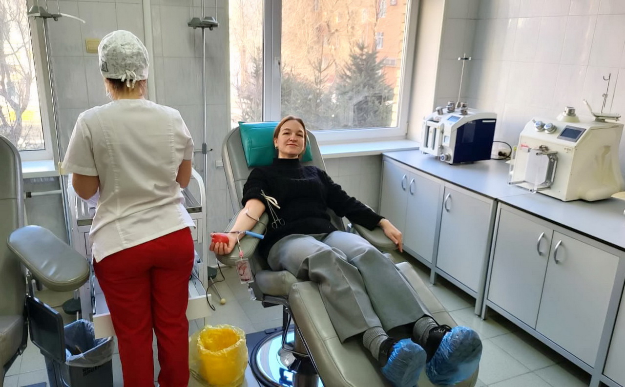 Депутаты Думы города Владивостока стали донорами крови 