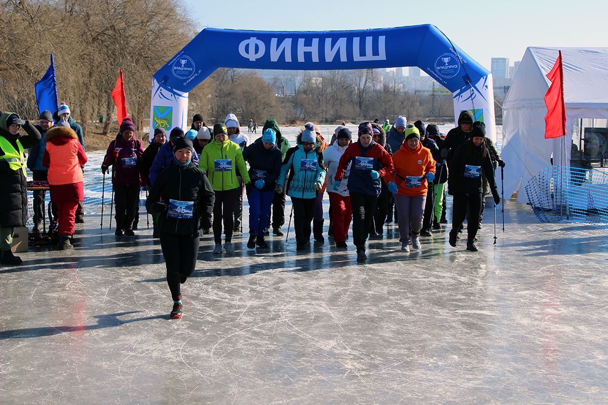 Во Владивостоке состоялись «Зимние старты на льду»