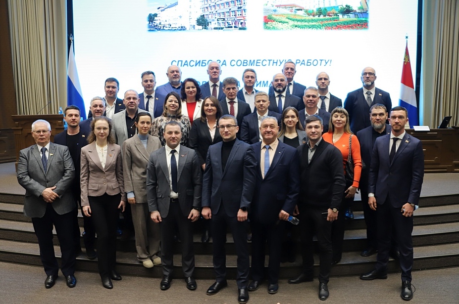 Глава города Владивостока и председатель Думы представили отчеты о работе органов местного самоуправления за 2023 год