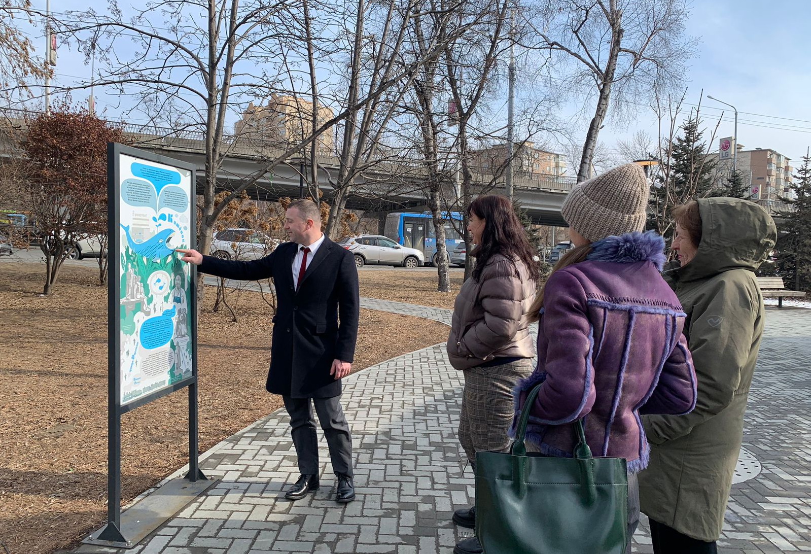 Депутат Денис Русинов провел встречи с жителями на благоустроенных общественных пространствах 