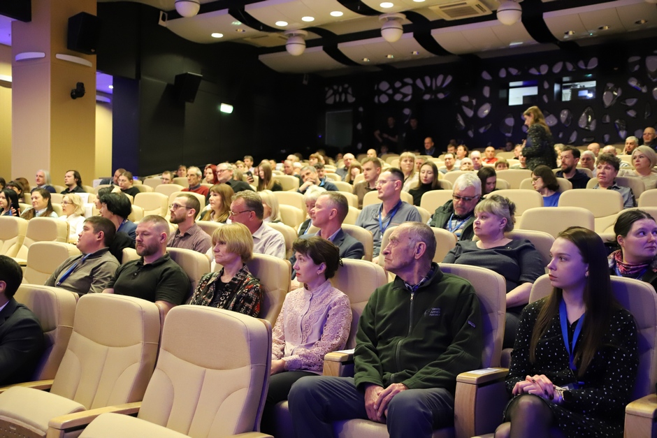 Андрей Брик поздравил сотрудников Приморского океанариума с 300-летием Российской академии наук