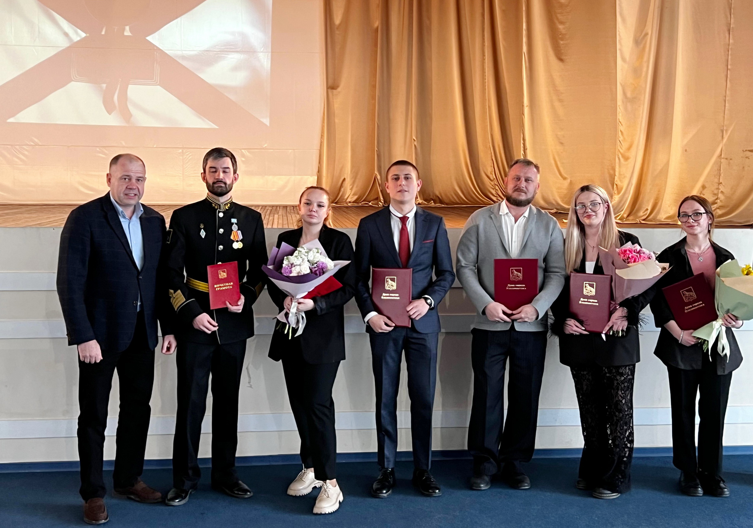 Награды Думы города Владивостока вручены в честь 60-летия морского военно-патриотического клуба «Флотилия «Варяг»