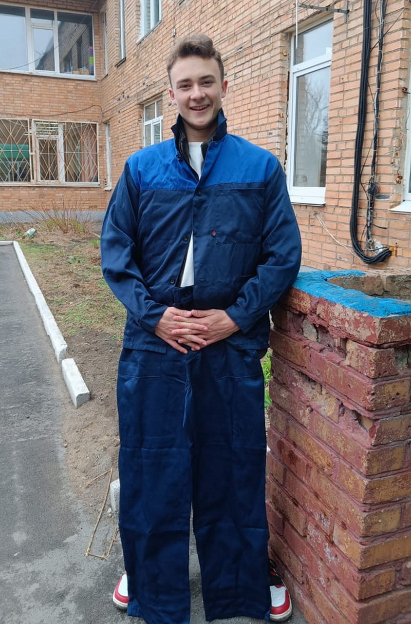 Депутат Евгений Пименов поздравил учащихся МБОУ СОШ № 81 с окончанием учебного года