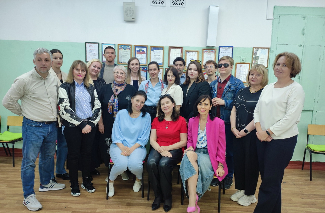 Депутат Василиса Ходнева провела заседание Общественного совета по развитию образования при администрации города Владивостока