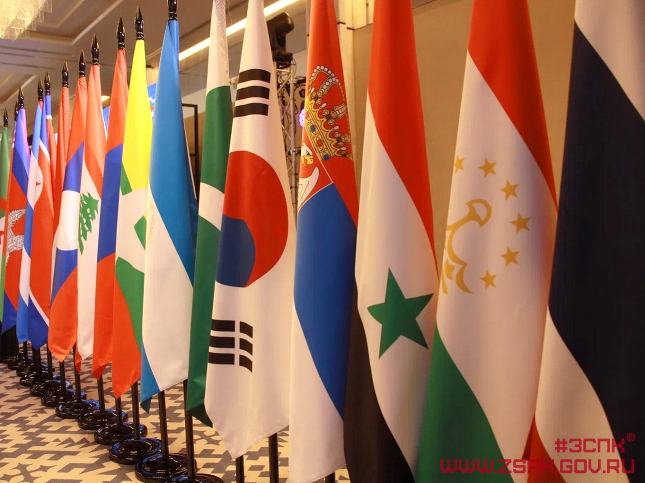 Во Владивостоке завершился форум стран БРИКС «Мировое большинство за многополярный мир»