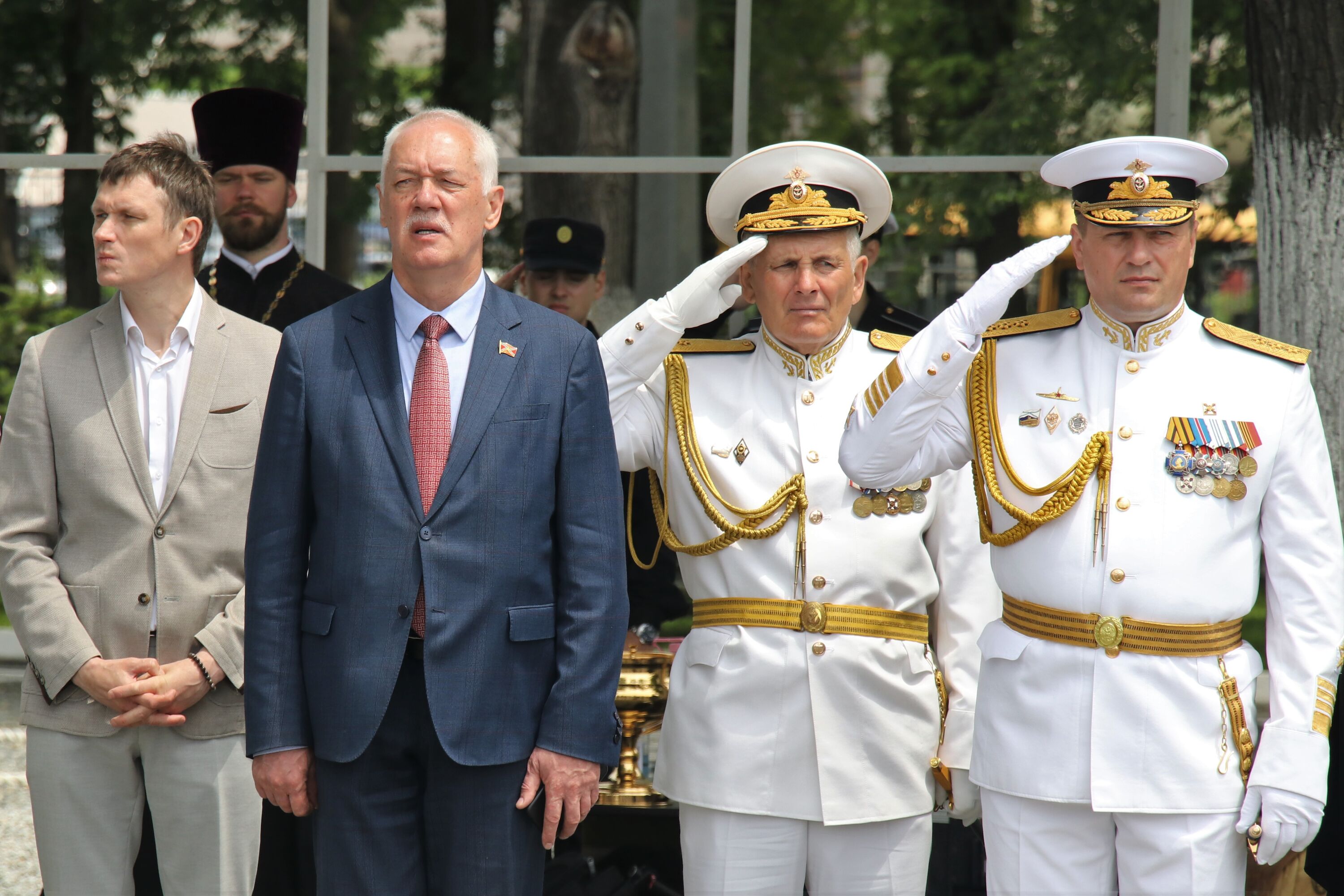 Выпускники Владивостокского филиала Нахимовского военно-морского училища получили аттестаты о среднем образовании