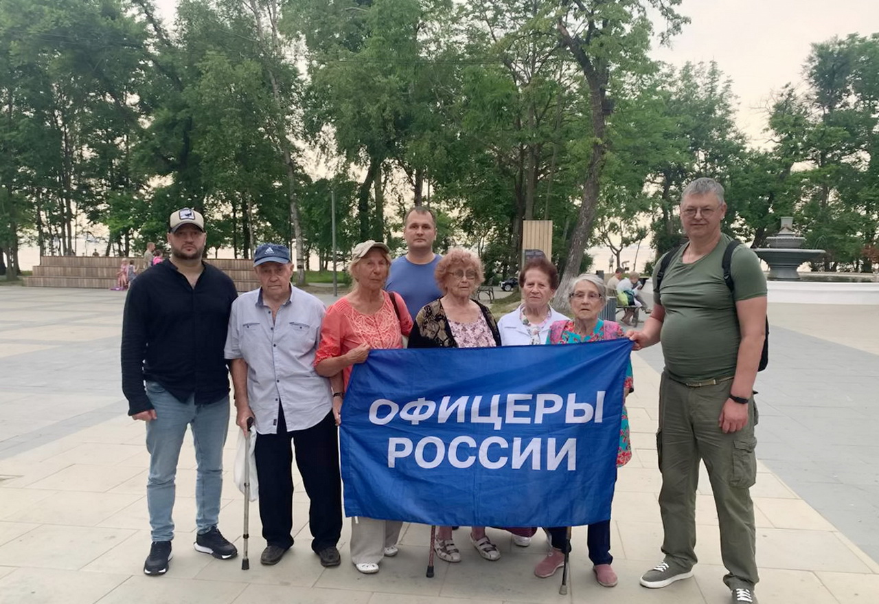 Во Владивостоке состоялась встреча представителей ветеранских общественных движений с бывшими узниками фашизма, жителями блокадного Ленинграда