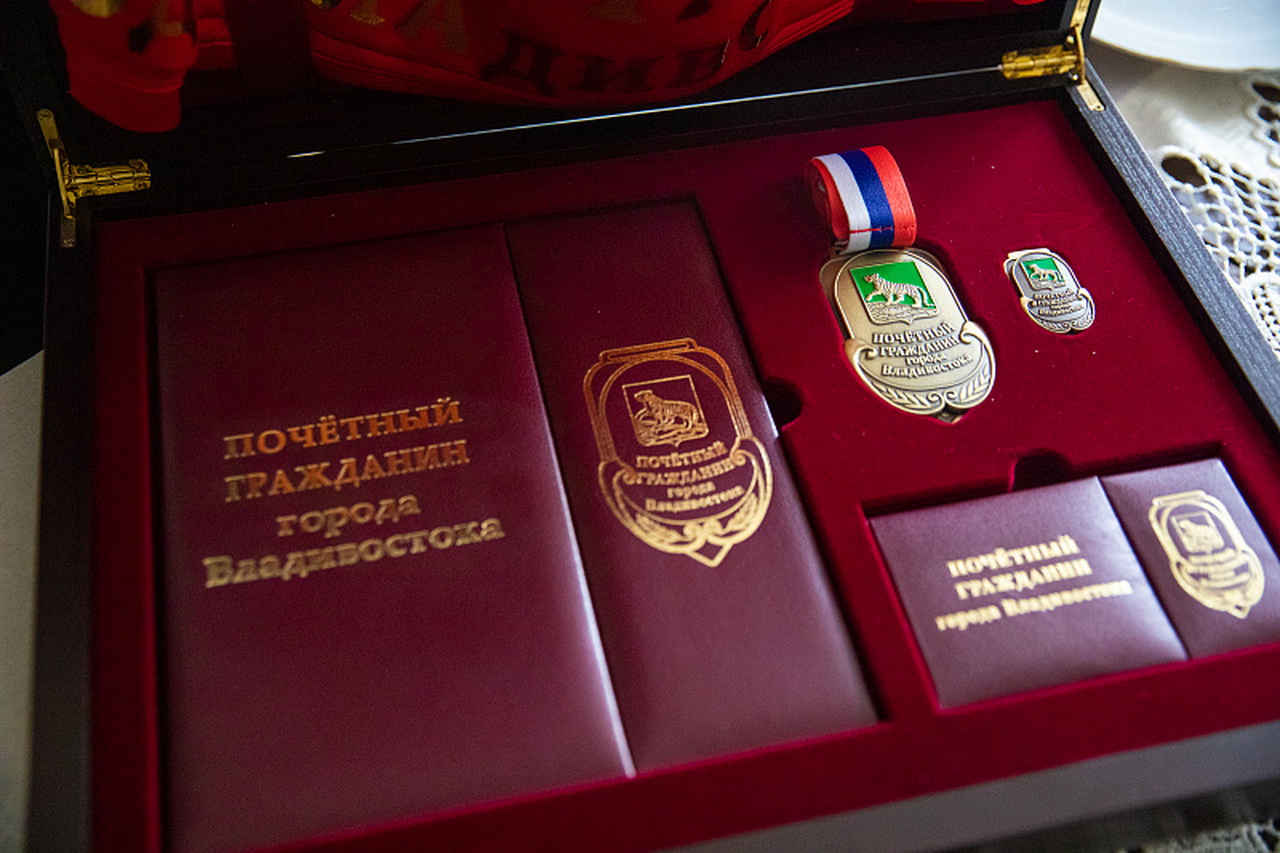 Прошла встреча с Почетным гражданином города Владивостока Эдуардом Барсеговым