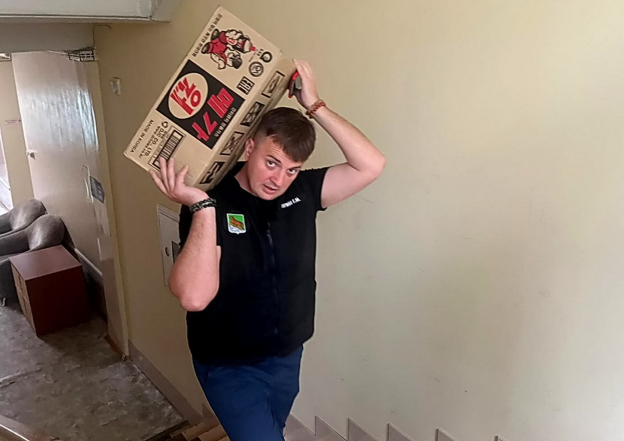 Депутаты Думы города Владивостока передали гуманитарную помощь жителям Дальнереченска