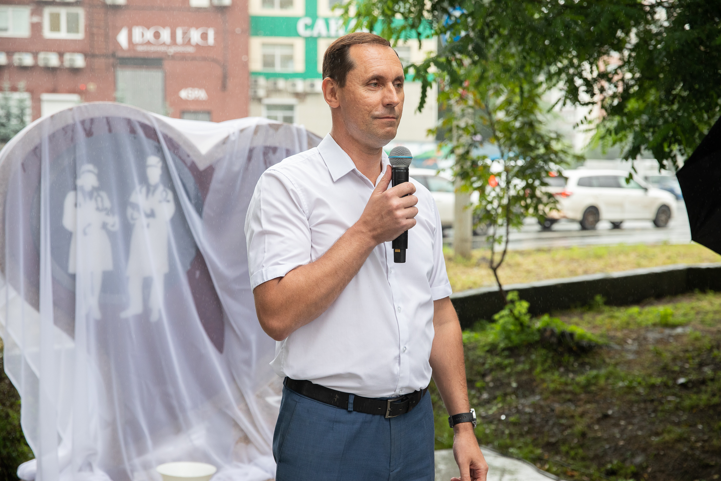 Во Владивостоке открыта скульптурная композиция, посвященная медицинским работникам