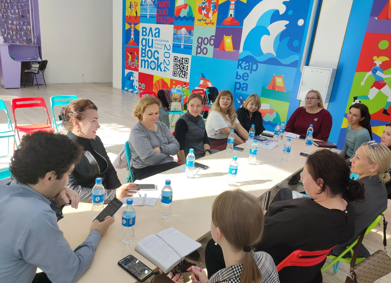 Депутат Василиса Ходнева провела заседание Общественного совета по образованию