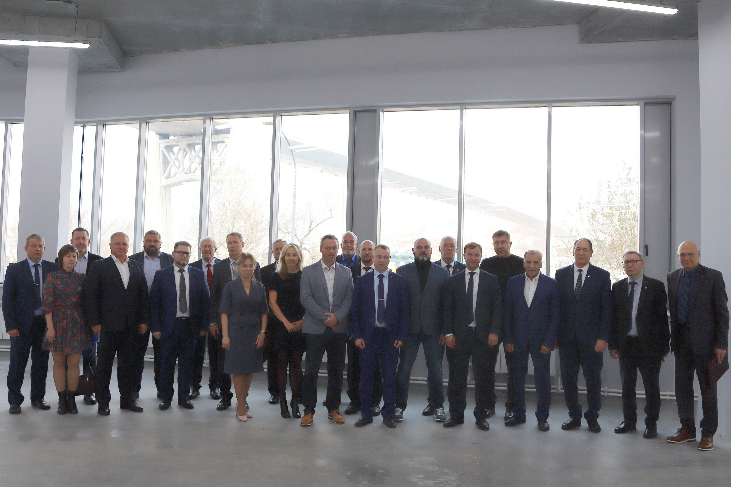 Депутаты Думы Владивостока, промышленники и ученые обсудили ход исполнения Мастер-плана города, вопросы внедрения инноваций и развития предприятий 