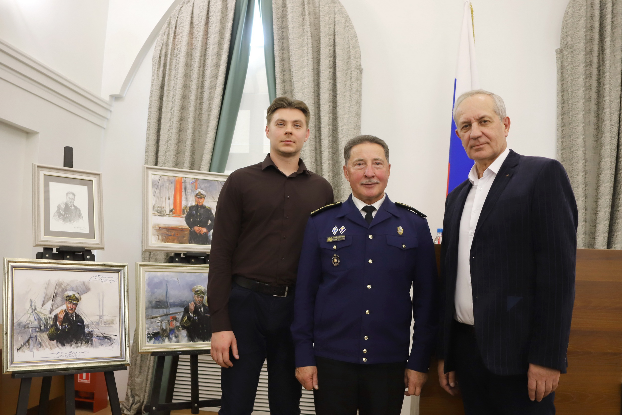 Депутаты Думы города Владивостока обсудили вопросы укрепления традиций патриотического воспитания курсантов морских вузов