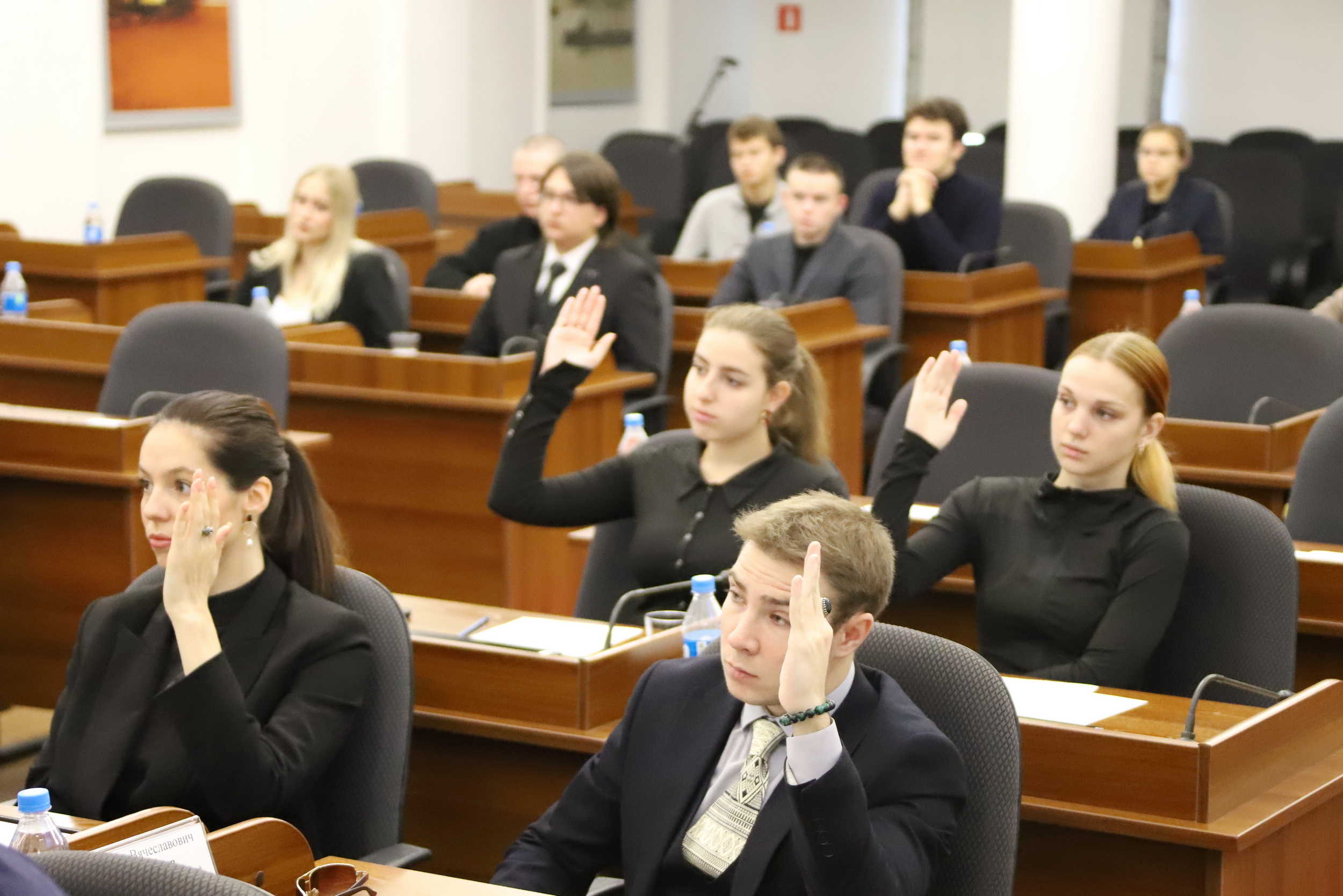 Состоялось заседание Общественной молодежной палаты при Думе города Владивостока