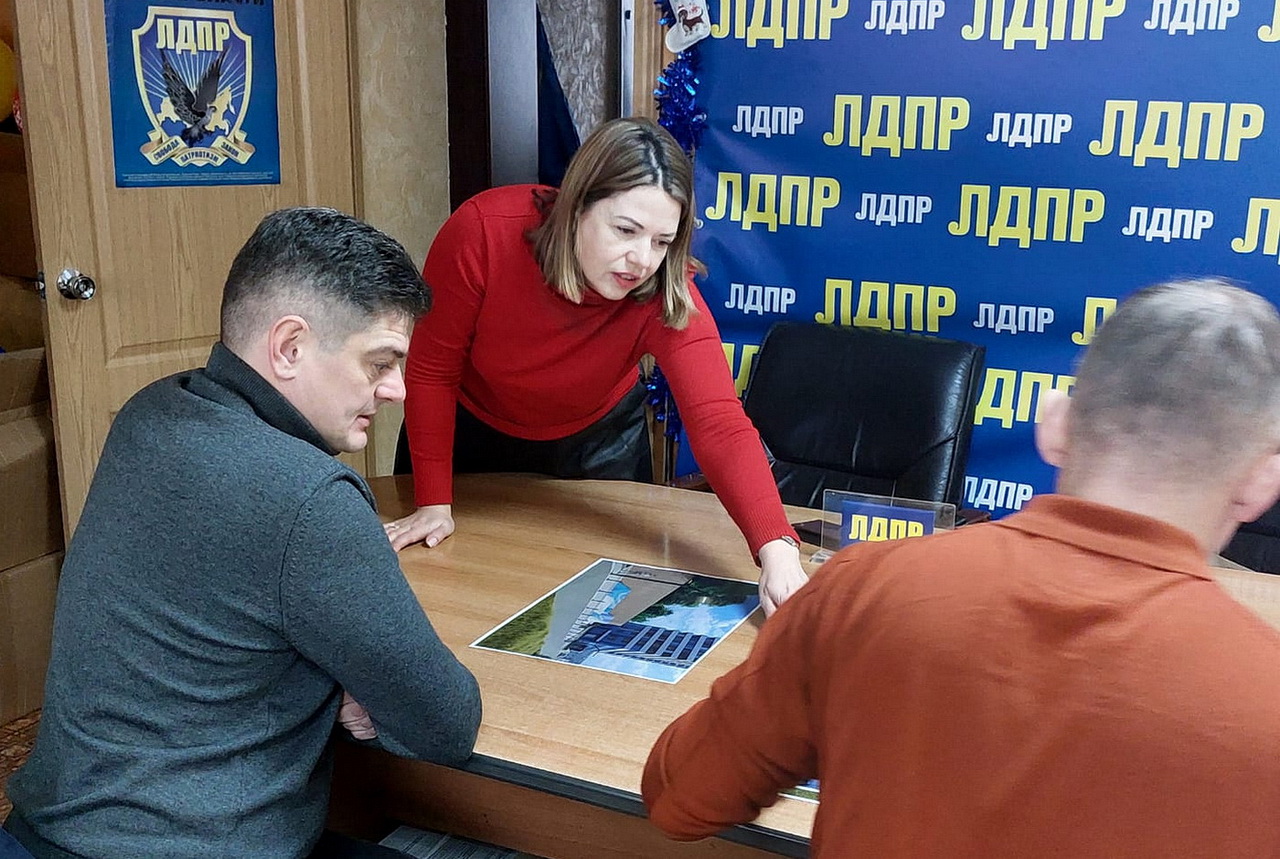 Депутат Думы города Владивостока Инна Кошелева провела встречу с жителями округа № 11