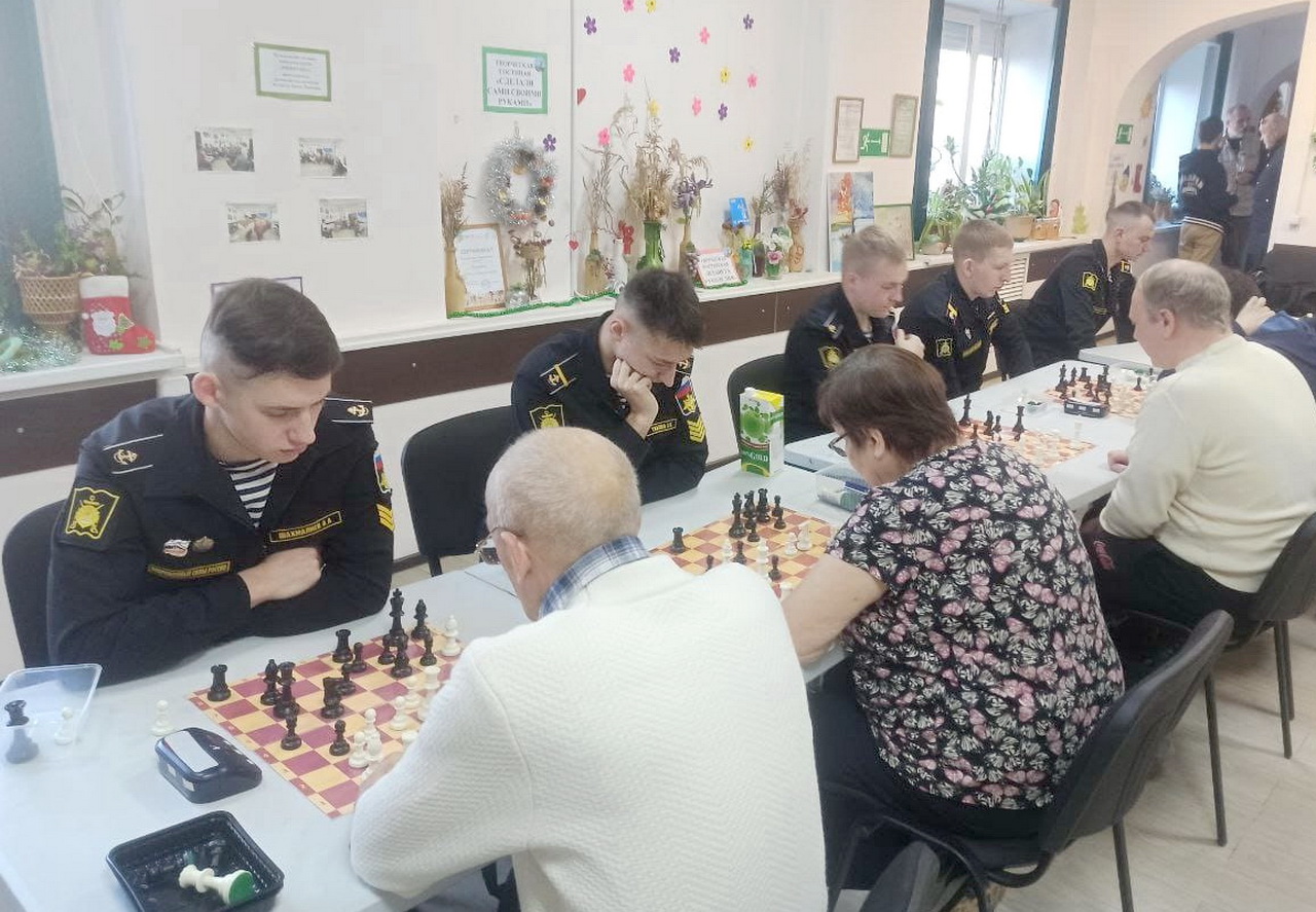 Во Владивостоке прошел инклюзивный шахматный матч