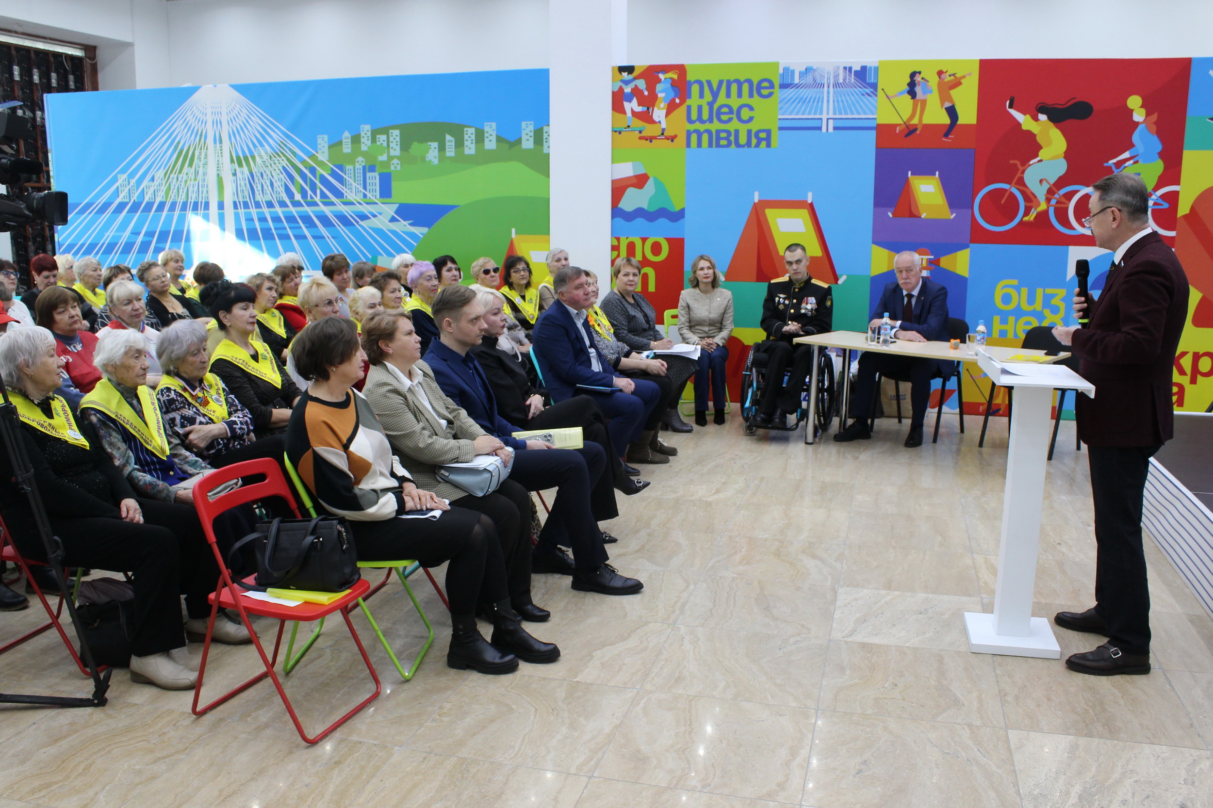 Председатель Думы города Владивостока Андрей Брик рассказал о поддержке участников СВО и их семей в рамках проекта «Старшее поколение»