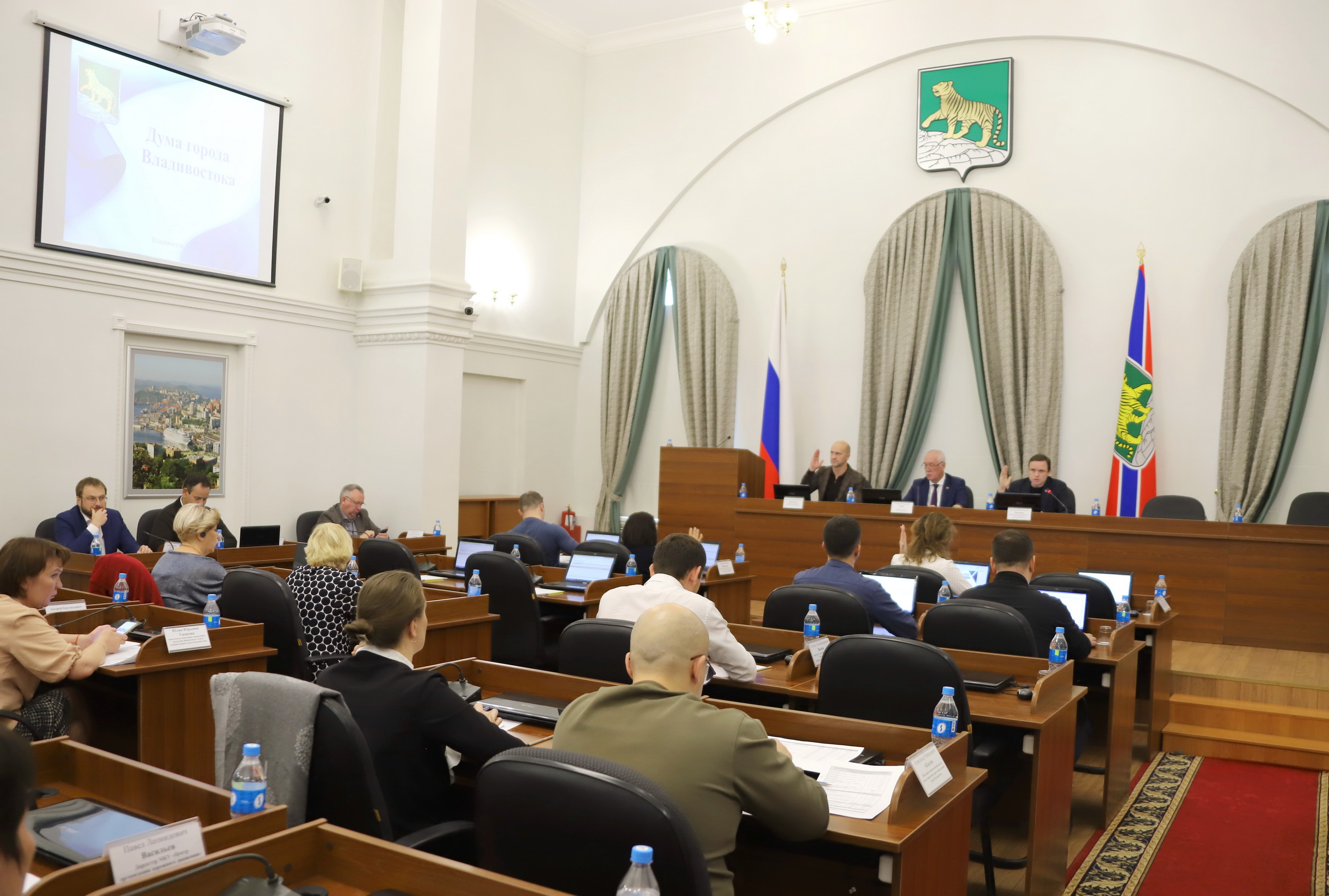Комитет по бюджету, налогам и финансам Думы города рассмотрел проект бюджета Владивостока на 2025-2027 годы