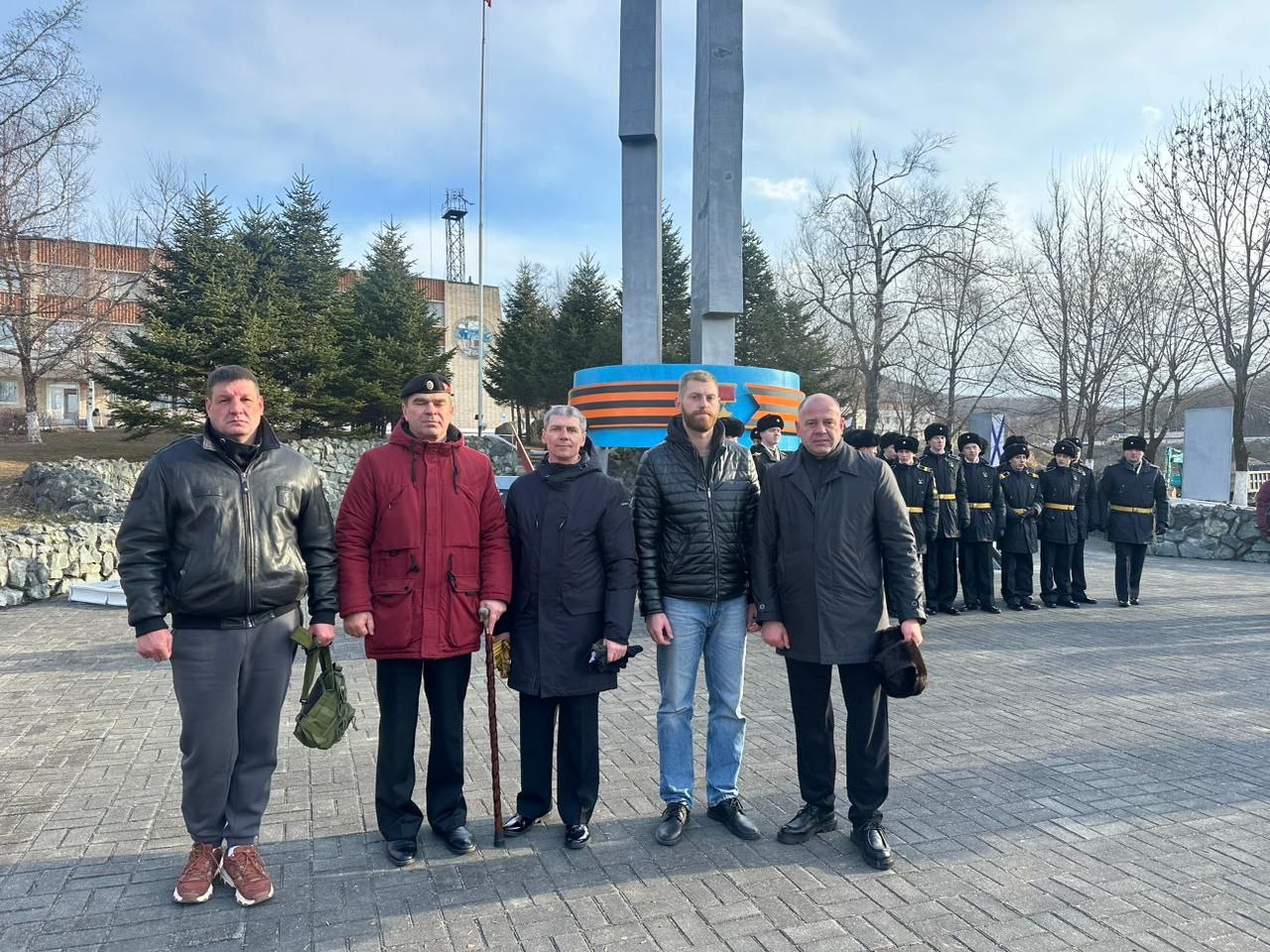 Депутат Думы города Владивостока Виктор Тарабарин поздравил военнослужащих и ветеранов запаса с Днем морской пехоты России