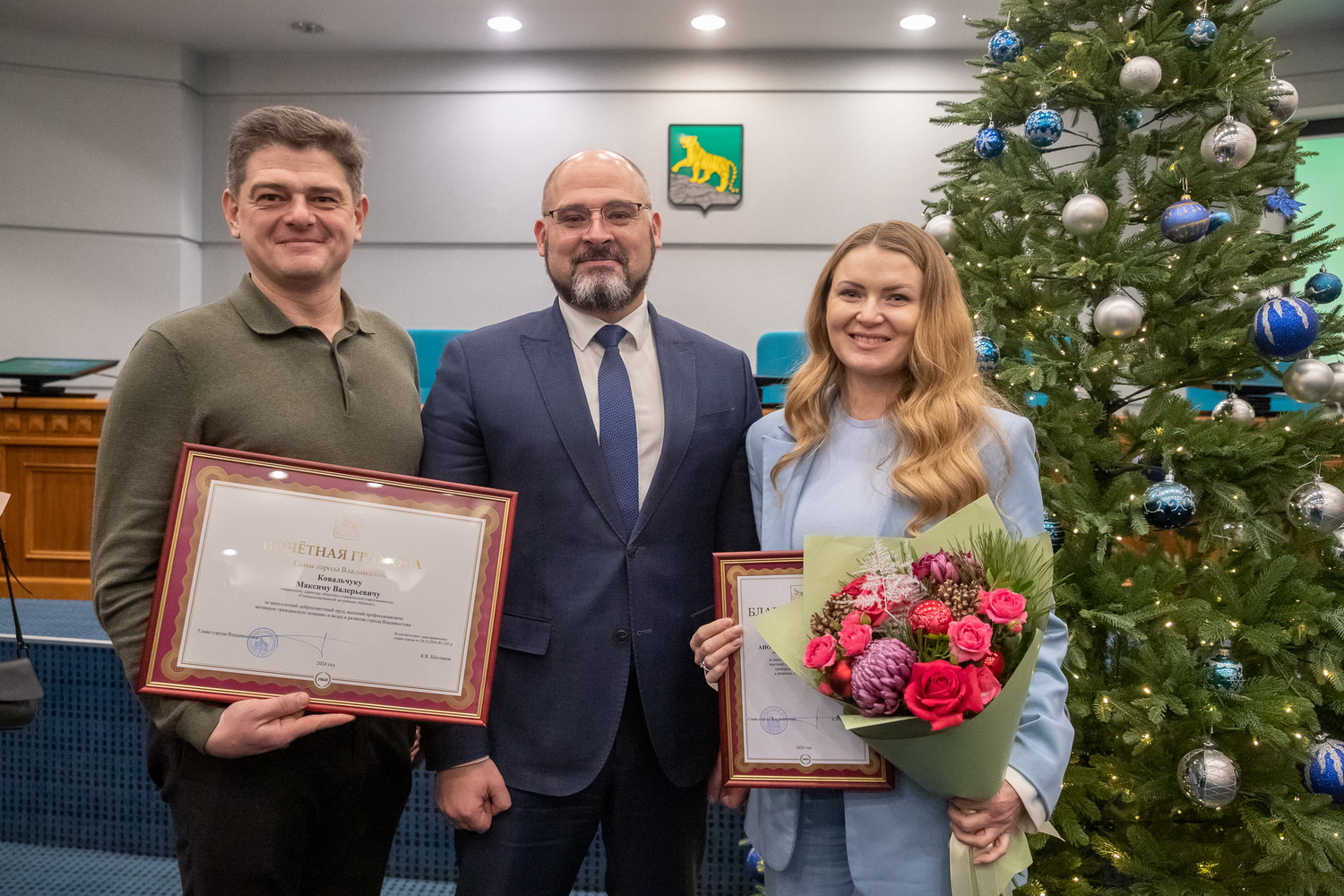 Депутаты Думы города Владивостока поздравили жителей с наступающим Новым 2025 годом