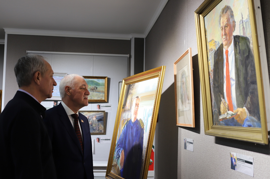 В ММВК «Достояние» состоялось закрытие экспозиции из цикла выставок «Человек труда»