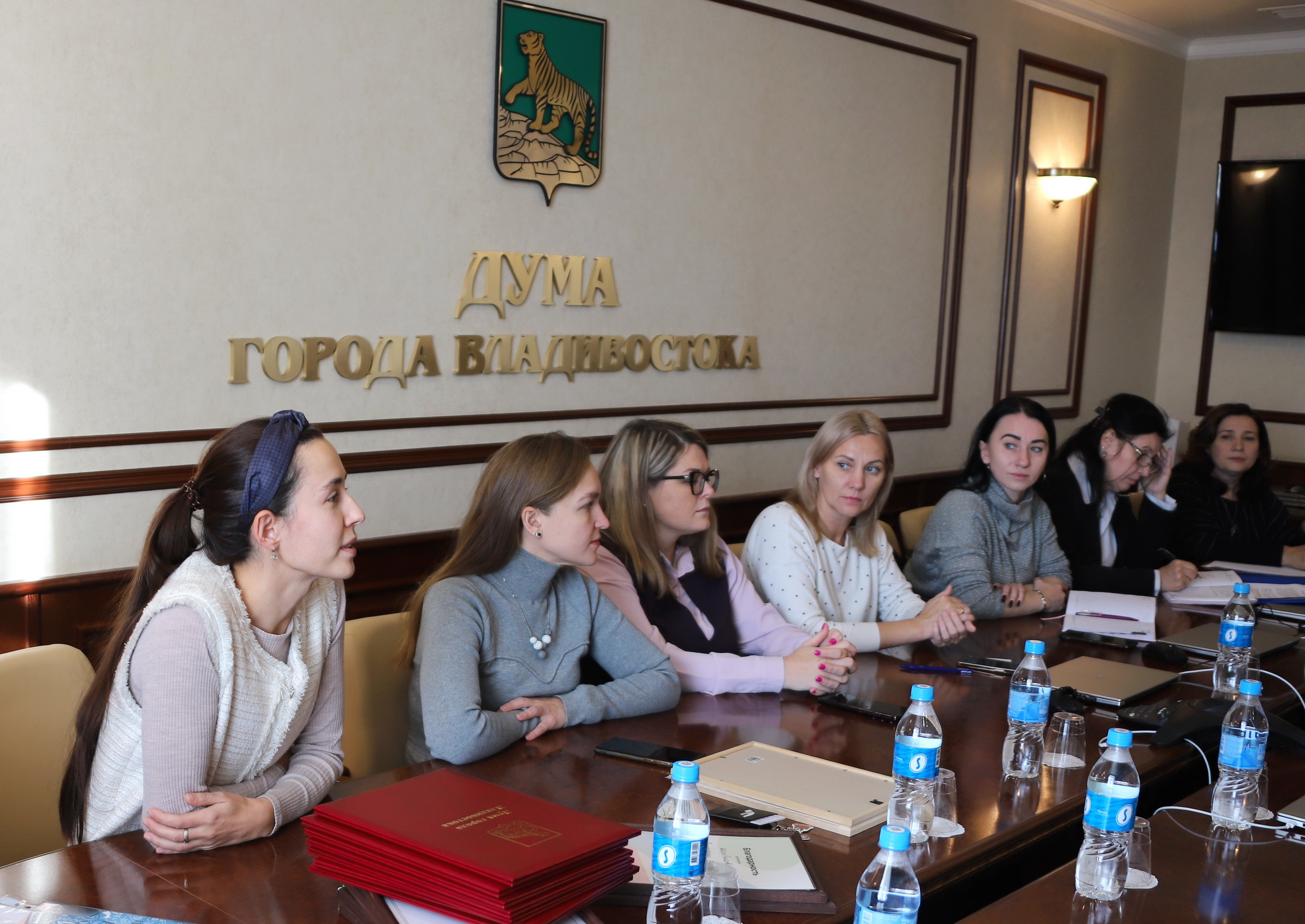 «Добрую неделю» и качество питания в школах обсудили в Думе города Владивостока