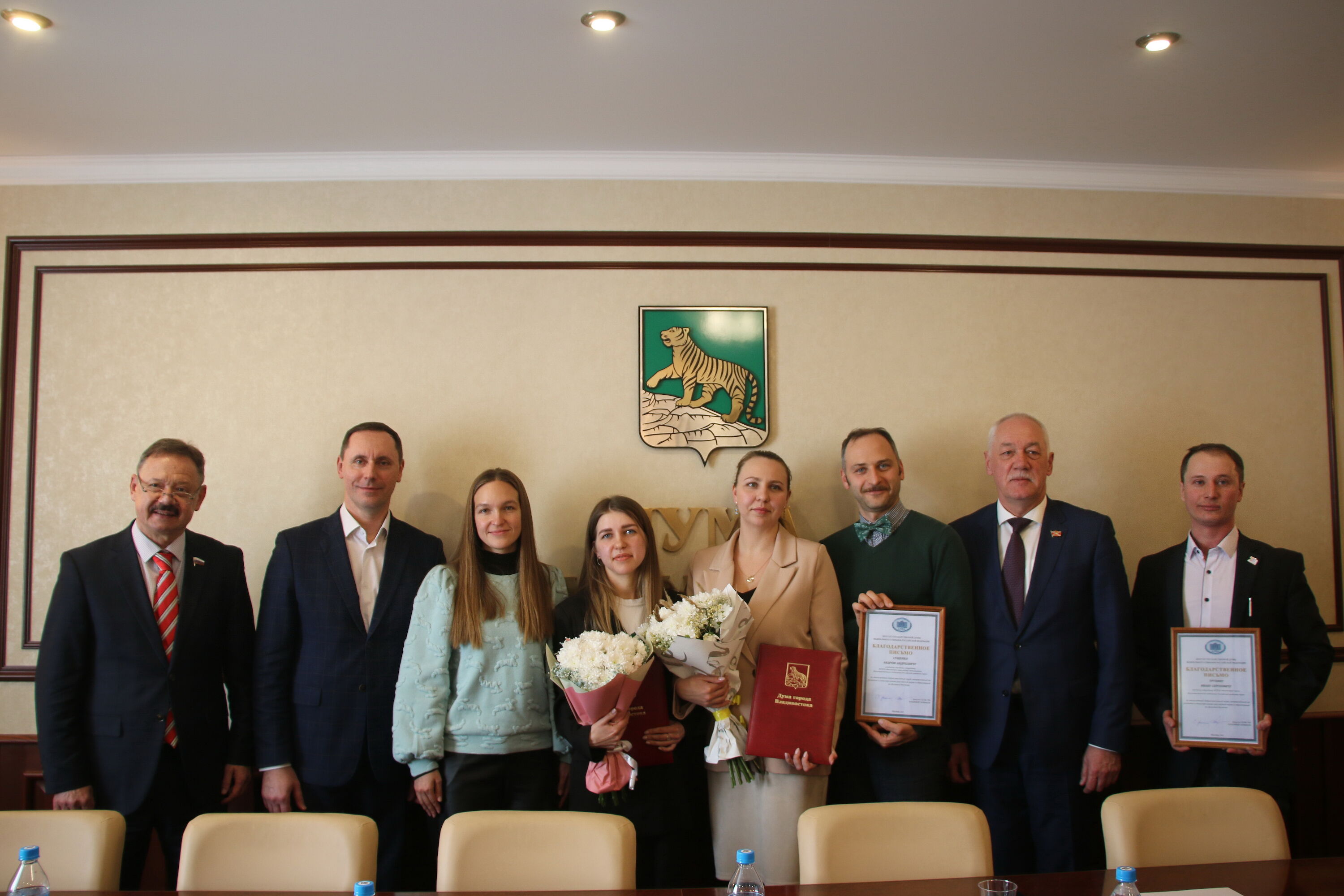 В Думе Владивостока прошла встреча депутатов с молодыми учеными ДВО РАН