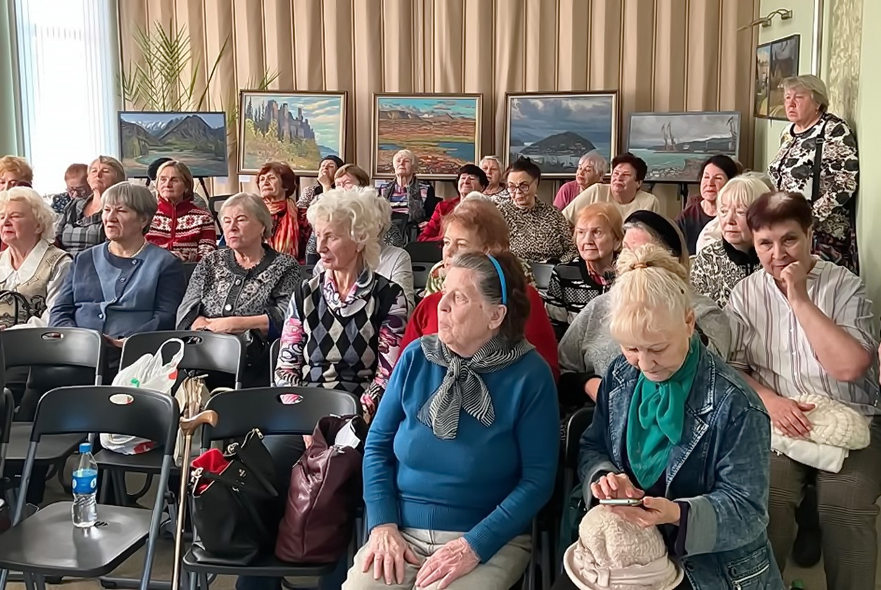 Награды Думы города Владивостока вручены участникам Союза пенсионеров Первомайского района