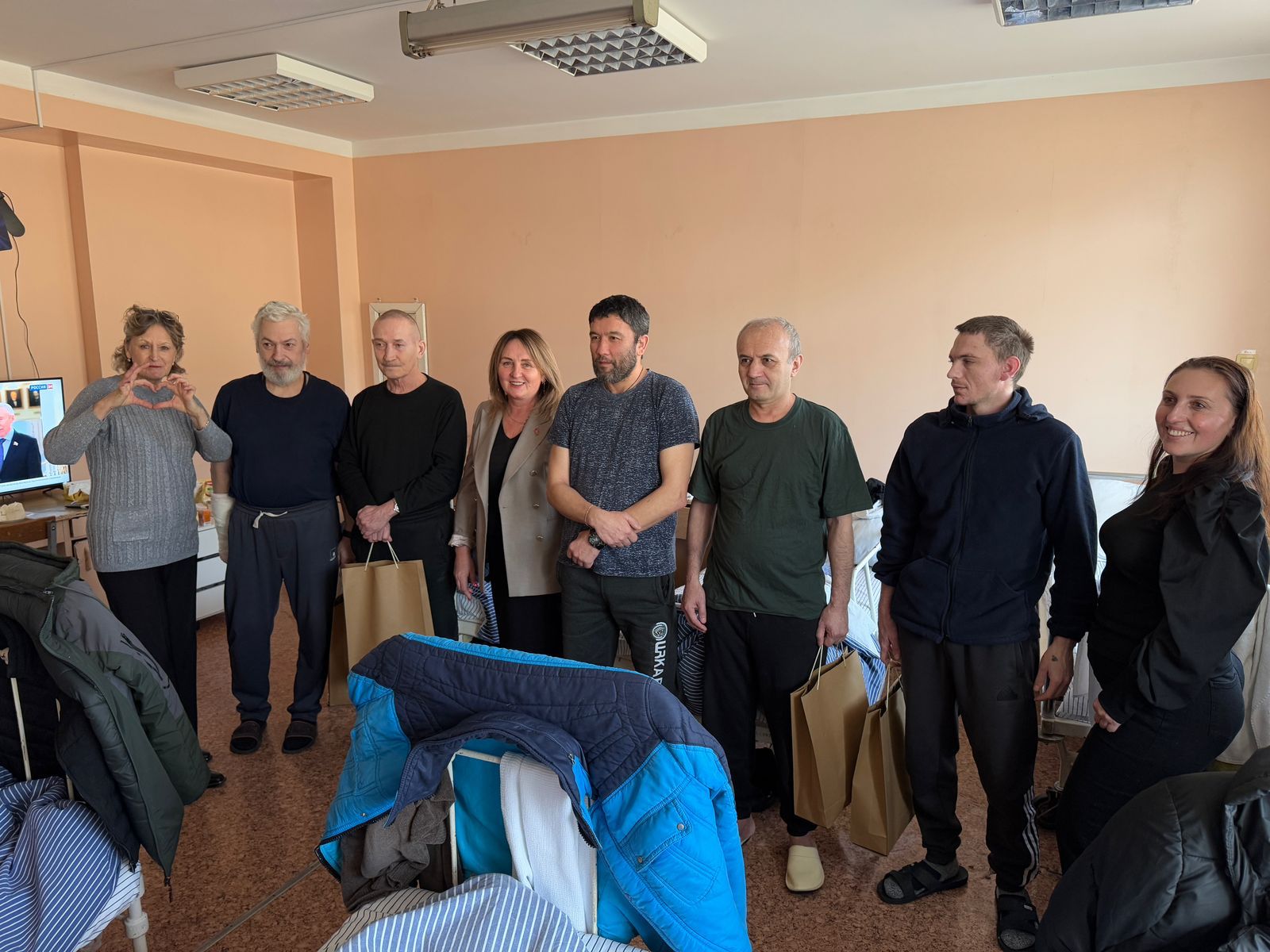 Депутат Людмила Таран провела на острове Русский встречи с участниками СВО, передала именные подарки в госпиталь ТОФ